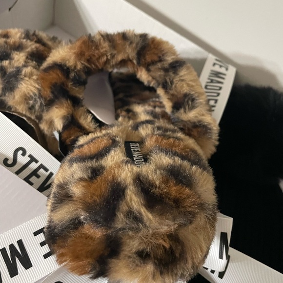 Steve Madden leopard print slippers and hat - Picture 4 of 8